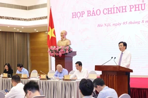 Họp báo Chính phủ. Ảnh: QUANG PHÚC