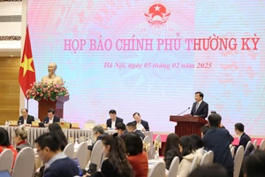 Họp báo Chính phủ thường kỳ, chiều 5-2. Ảnh: QUANG PHÚC