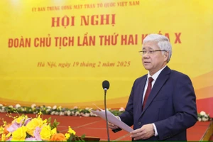 Mặt trận giám sát việc phòng, chống tham nhũng, lãng phí, tiêu cực gắn với việc tu dưỡng, lối sống của cán bộ, đảng viên 