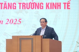 Thủ tướng: Chúng ta phải duy trì tăng trưởng cao, bền vững liên tục từ nay tới năm 2045