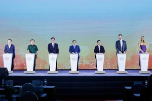 Thủ tướng Phạm Minh Chính dự lễ khởi công Dự án khu phức hợp đô thị, du lịch sinh thái, sân golf tại huyện Khoái Châu, tỉnh Hưng Yên, chiều 21-5. Ảnh: VIẾT CHUNG