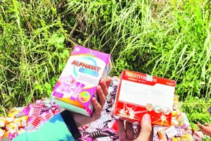 Thời gian qua, có hàng ngàn hộp thuốc, thực phẩm chức năng bị lén lút đổ bỏ, tiêu hủy.