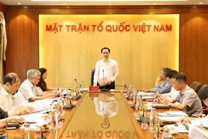 Ông Vũ Văn Tiến, Ủy viên Đoàn Chủ tịch, Trưởng Ban Tuyên giáo Ủy ban Trung ương MTTQ Việt Nam chủ trì cuộc họp