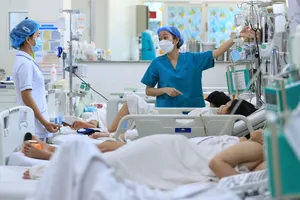 Chính phủ nêu rõ trước hết miễn viện phí cho đối tượng chính sách xã hội, người yếu thế, người có thu nhập thấp