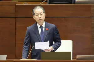 Chánh án Tòa án nhân dân tối cao Nguyễn Văn Quảng phát biểu giải trình, làm rõ một số vấn đề đại biểu Quốc hội nêu, chiều 5-12. Ảnh: QUANG PHÚC