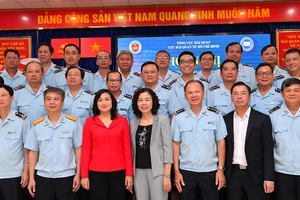 Các đại biểu dự Hội nghị Tổng kết năm 2020, phương hướng, giải pháp thực hiện nhiệm vụ năm 2021 của Cục Hải quan TPHCM. Ảnh: VIỆT DŨNG