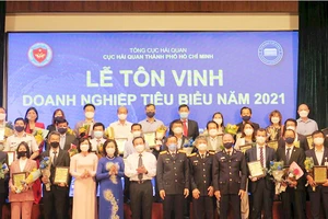 Cục Hải quan TPHCM tôn vinh doanh nghiệp tiêu biểu năm 2021