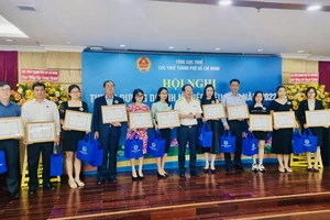 Cục thuế tôn vinh các doanh nghiệp tiêu biểu 