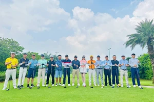 Khách chơi golf tại TPHCM 