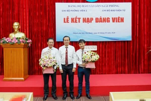 Báo SGGP kết nạp 2 đảng viên mới