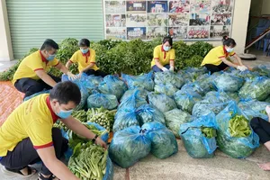17 chuyến xe Chia sẻ yêu thương ở quê hương Đất thép