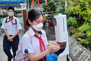 TPHCM: Học sinh F1 có test nhanh tại nhà âm tính là đủ điều kiện quay lại trường học