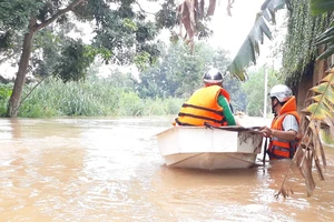 Dân Đồng Nai khổ sở vì lũ