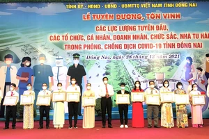 Các cá nhân, tập thể được tuyên dương tại buổi lễ