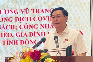 Chủ tịch Quốc hội Vương Đình Huệ phát biểu tại buổi làm việc