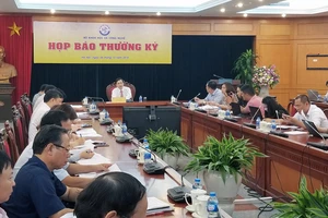 Thứ trưởng Bộ Khoa học và Công nghệ Bùi Thế Duy chủ trì cuộc họp báo. Ảnh: T.B.