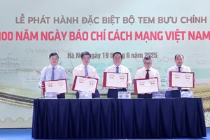 Phát hành đặc biệt bộ tem bưu chính kỷ niệm 100 năm Ngày Báo chí Cách mạng Việt Nam