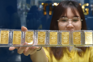  越南取消金片垄断后，金价大幅下跌。