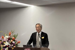 亚太地区UNESCO协会联合会秘书长铃木裕司发言。