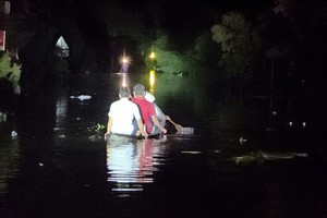 13号台风造成严重损失：5人死亡，逾2500间房屋被掀顶