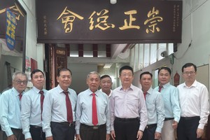 中国驻胡志明市总领事走访胡志明市崇正会馆