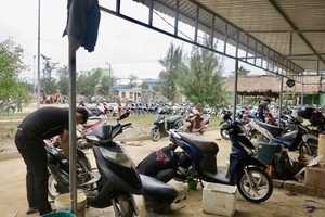 来自胡志明市的义修车队赶赴富安。