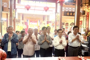 胡志明市海南会馆贺水尾娘娘宝诞