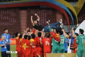 在韩国主教练金相植的带领下，越南U22国家男子足球队今年第三次成功夺得东南亚地区足球项目金牌。