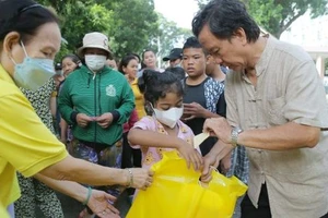 Chăm lo hàng ngàn thiếu nhi mồ côi, khuyết tật, có hoàn cảnh khó khăn vui Tết Trung thu 