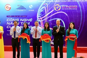 Nghi thức khai mạc triển lãm Tech4Life tại Ngày hội Chuyển đổi số TPHCM 2023