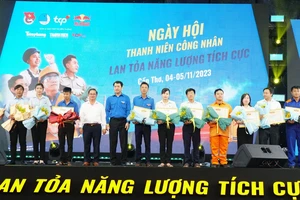 Lễ Khai mạc ngày hội sáng 4-11