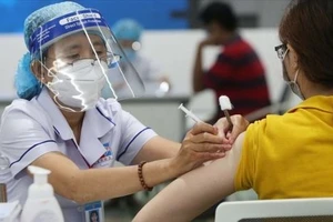 Tiêm vaccine là biện pháp tốt nhất để phòng chống Covid-19 quay trở lại