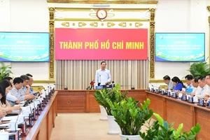 Quang cảnh phiên họp. Ảnh: VIỆT DŨNG