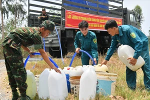 Mang hơn 200.000 lít nước sạch đến người dân vùng biên 