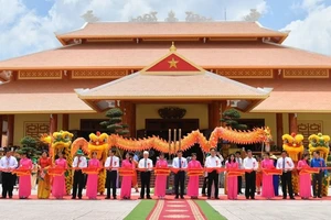 Khánh thành Đền thờ Anh hùng liệt sĩ lực lượng vũ trang nhân dân và Thanh niên xung phong hy sinh trên tuyến đường 1C