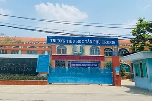 Trường Tiểu học Tân Phú Trung - nơi xảy ra sự việc hiệu trưởng "tác động vật lý" dẫn đến học sinh bị chảy máu đầu