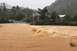 Chở cháu đến trường, chú bị nước cuốn tử vong