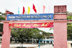 Hai trường học vận động mua tivi, xây nhà xe không đảm bảo nguyên tắc tự nguyện