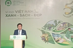 Ông Phạm Phú Ngọc Trai, Chủ tịch Liên minh Tái chế Bao bì Việt Nam chia sẻ tại sự kiện. Ảnh: MINH HẢI