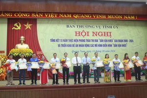 52 tổ chức, cá nhân có thành tích xuất sắc trong thực hiện phong trào thi đua “Dân vận khéo” giai đoạn 2009-2024 được tặng Bằng khen của UBND tỉnh trong dịp này