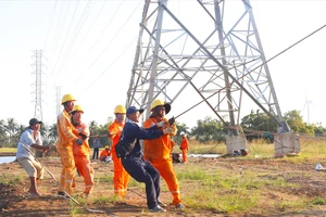 Đường dây 110kV (trạm biến áp 220kV Vĩnh Châu) chính thức đóng điện từ ngày 24-11