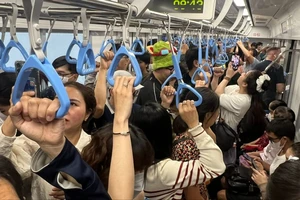 Ngày thứ 3 vận hành, Metro số 1 thu hút hơn 47.000 lượt khách 