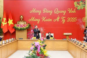 Các đồng chí lãnh đạo Đảng, Nhà nước dự chương trình gặp mặt “Mừng Đảng quang vinh, mừng Xuân Ất Tỵ 2025”