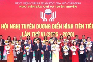 Học viện Báo chí và Tuyên truyền tuyên dương các điển hình tiên tiến