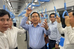 Chủ tịch UBND TPHCM: Nếu cứ kéo dài thế này, khi nào hoàn thành 350km Metro?