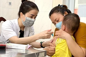 Bộ Y tế đề nghị đẩy mạnh tiêm chủng vaccine sởi cho trẻ em