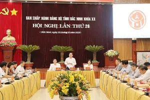 Bí thư Tỉnh ủy Nguyễn Anh Tuấn phát biểu kết luận hội nghị
