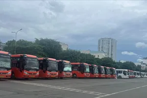 Bố trí xe đưa đón 968 cán bộ từ Bình Dương, Bà Rịa - Vũng Tàu làm việc tại TPHCM 