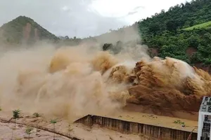 Thủy điện Mường Hung xả nước cấp tốc, hàng loạt bản làng bị cô lập