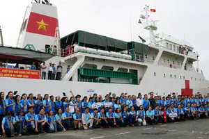 Đoàn công tác TPHCM lên đường thăm các đảo Tây Nam 